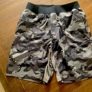 Fabletics black camp shorts Size M